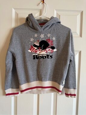 Roots Kids Gray Hoodie with Red Trim Winter Large